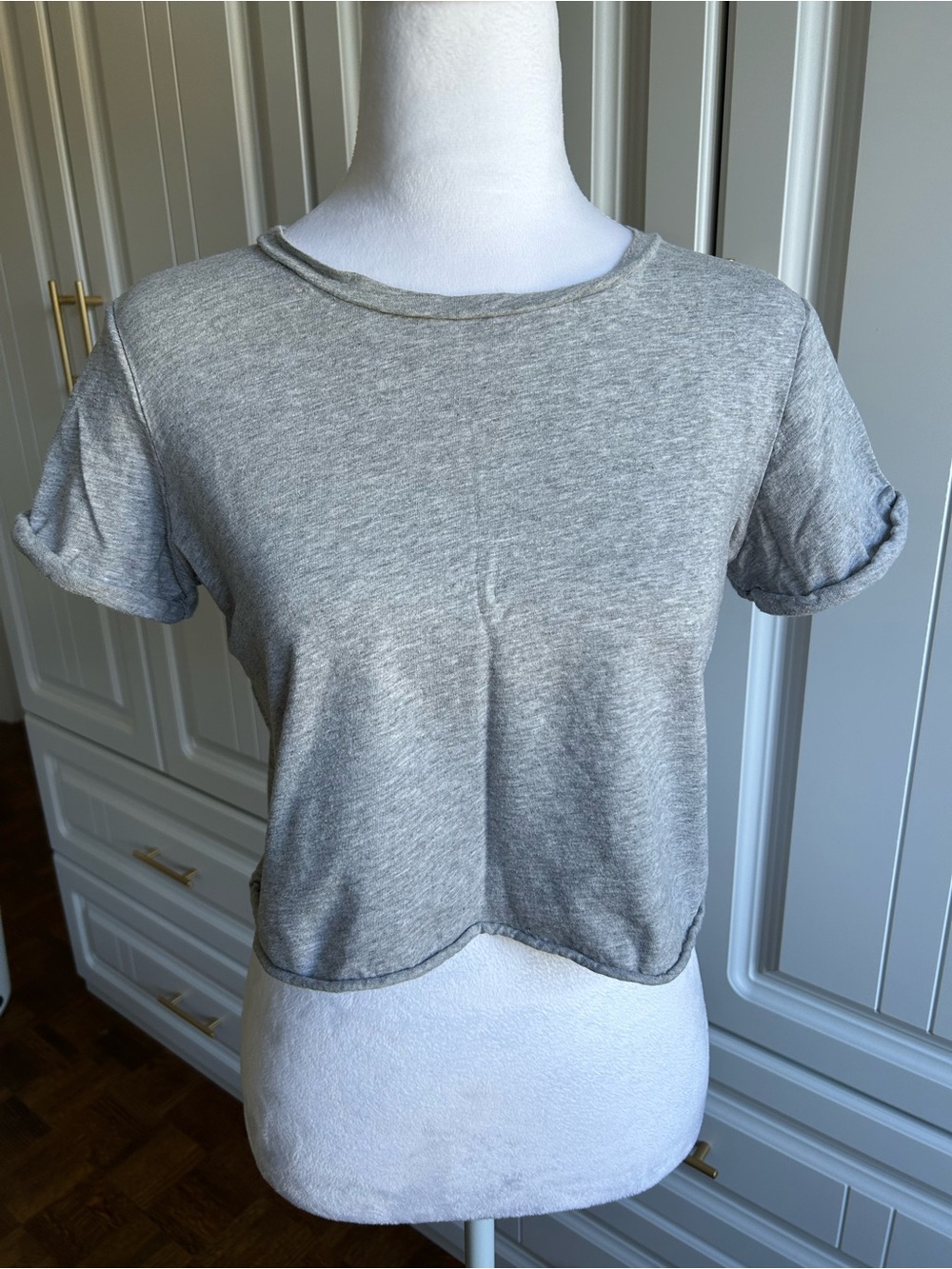 Women's Heather Gray Cropped Short Sleeve Tee